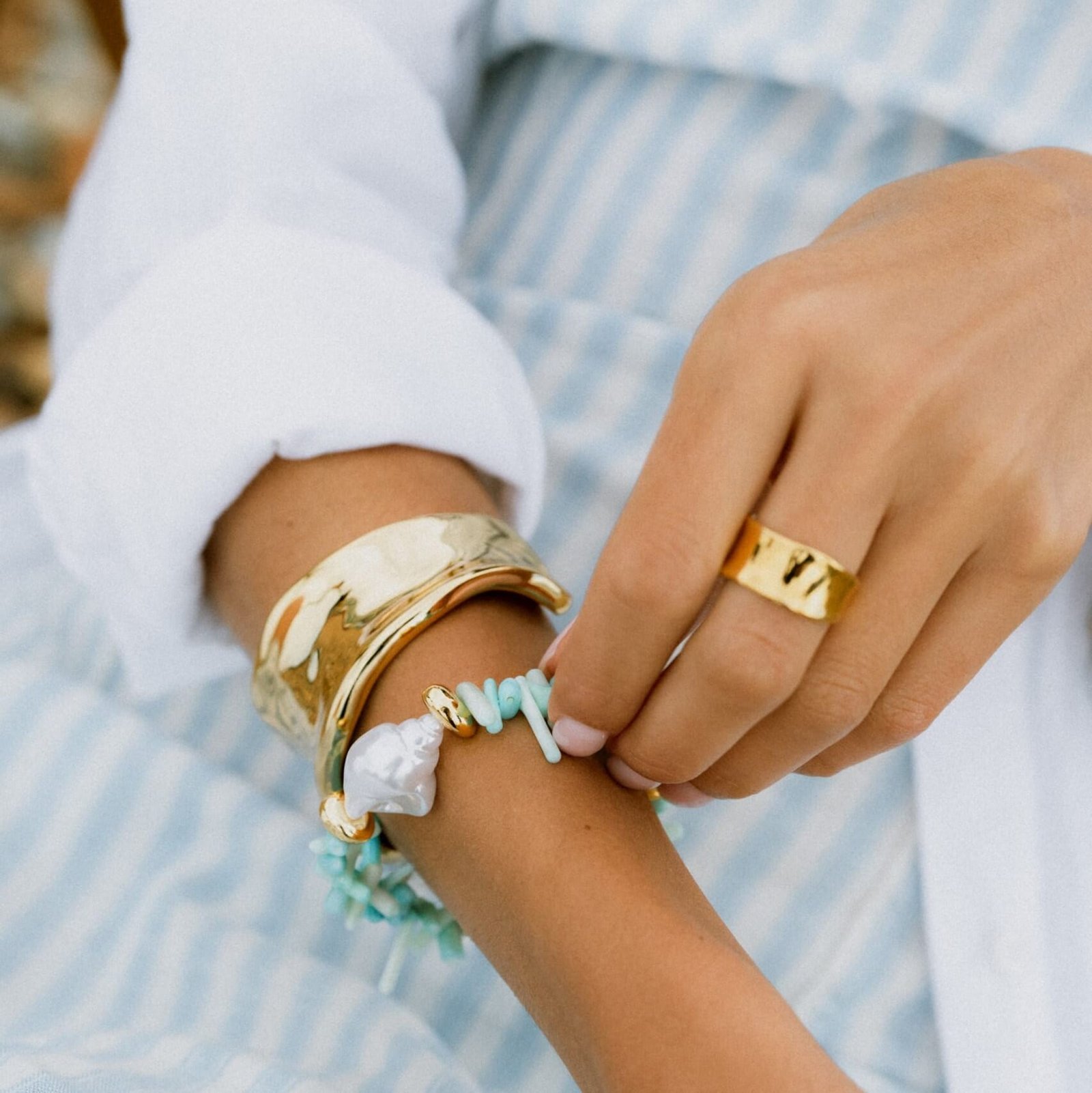 Blue Coral Chip & Pearl Bracelet - Image 3